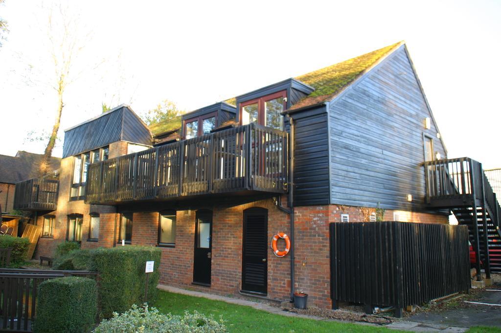 The Bear Hotel By Greene King Inns Hungerford Bagian luar foto