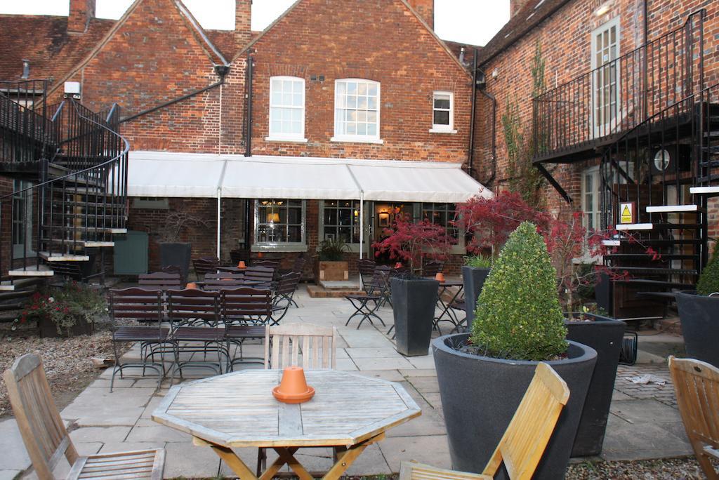 The Bear Hotel By Greene King Inns Hungerford Bagian luar foto