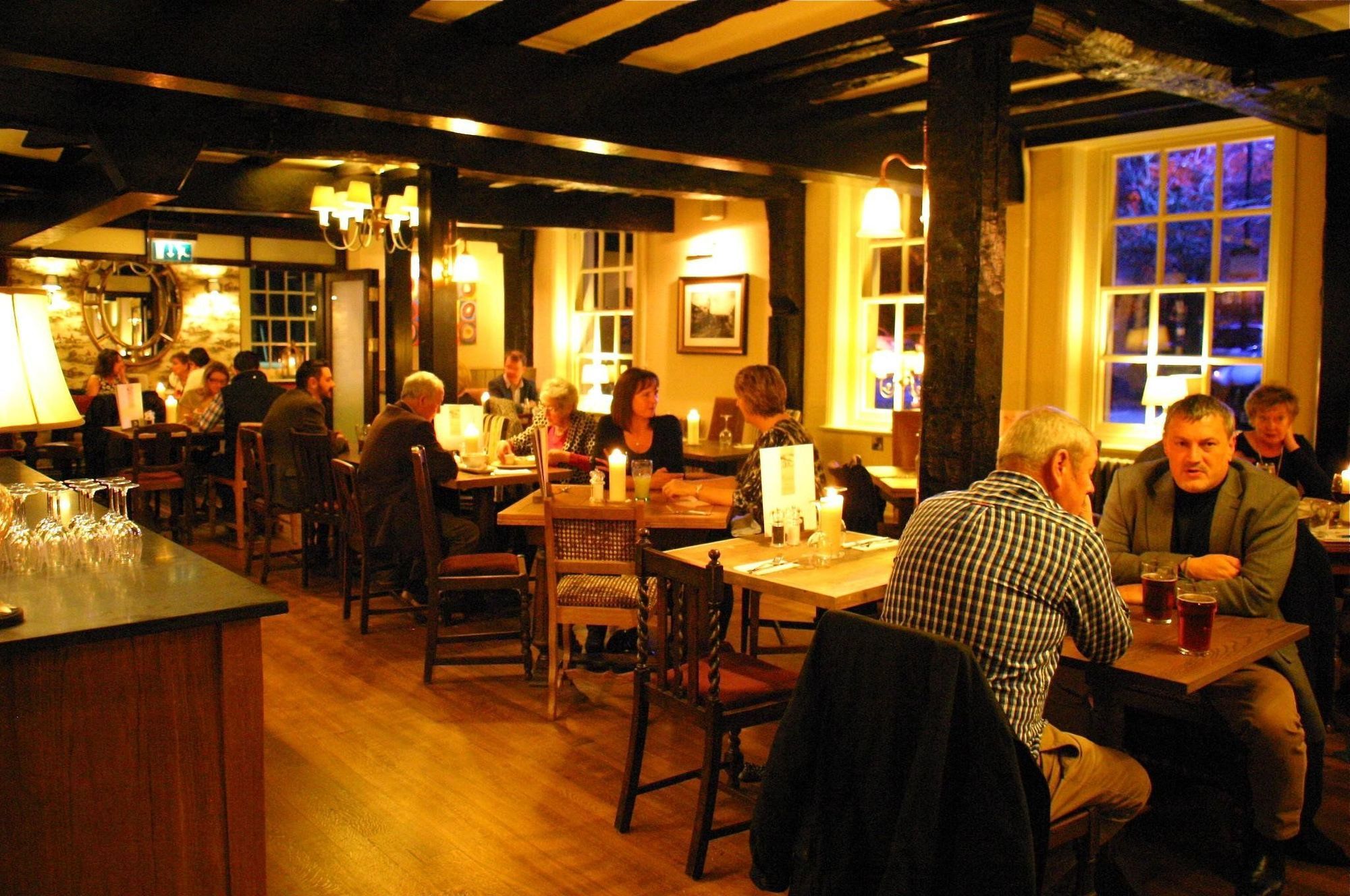 The Bear Hotel By Greene King Inns Hungerford Restoran foto