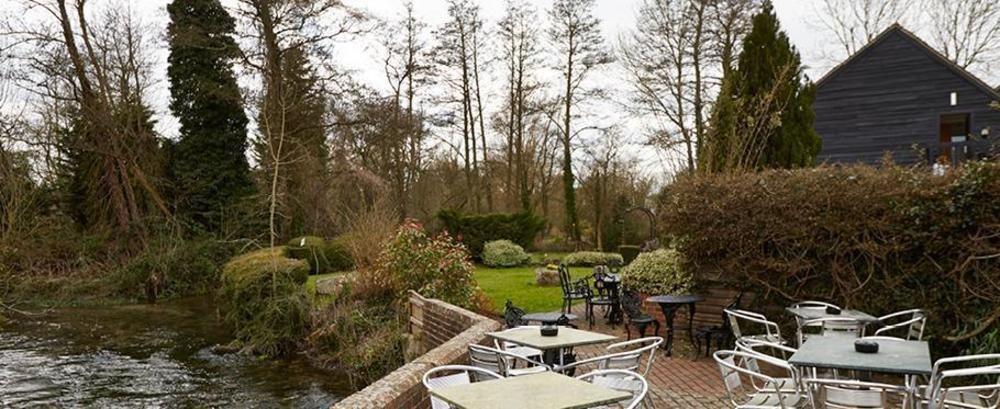 The Bear Hotel By Greene King Inns Hungerford Bagian luar foto