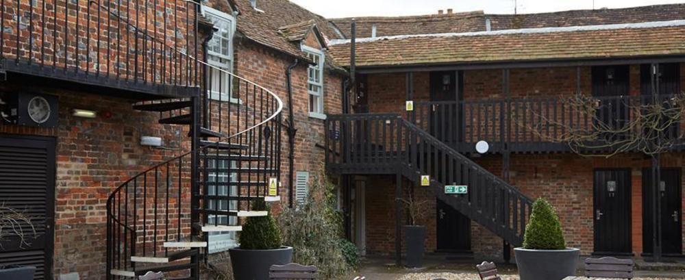 The Bear Hotel By Greene King Inns Hungerford Bagian luar foto