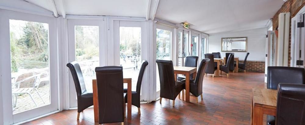 The Bear Hotel By Greene King Inns Hungerford Bagian luar foto