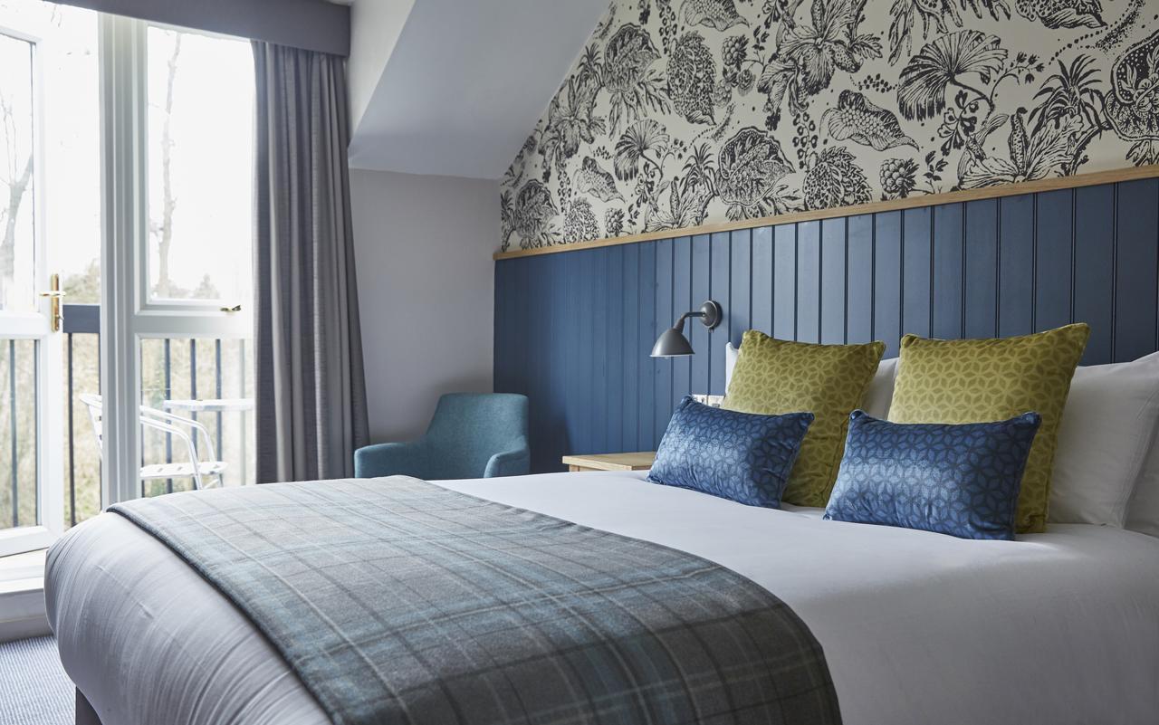 The Bear Hotel By Greene King Inns Hungerford Bagian luar foto