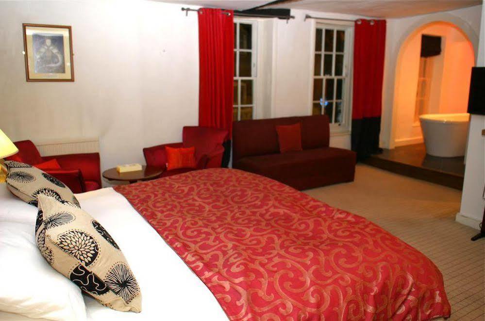 The Bear Hotel By Greene King Inns Hungerford Bagian luar foto