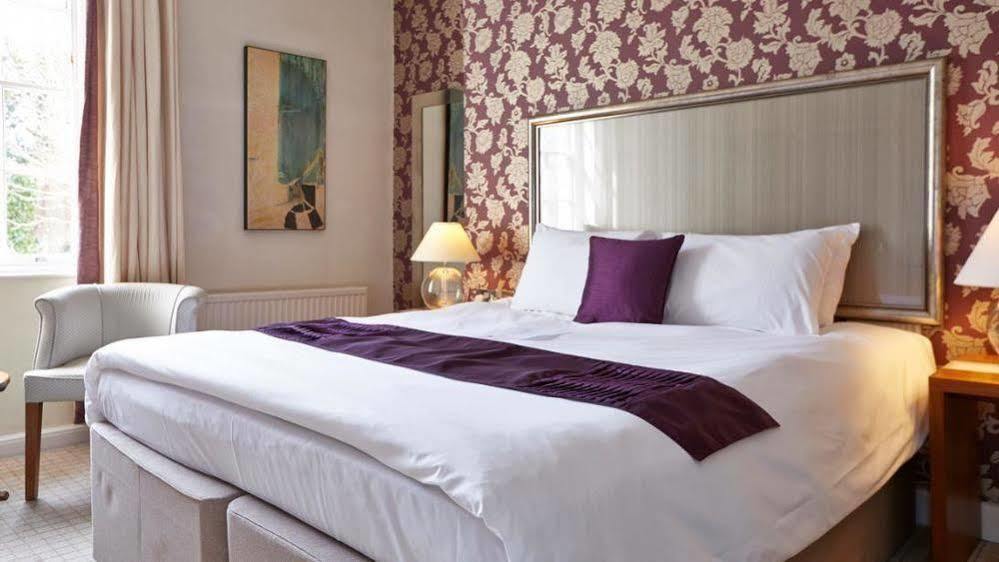 The Bear Hotel By Greene King Inns Hungerford Bagian luar foto